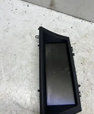 Radio/GPS head unit trim