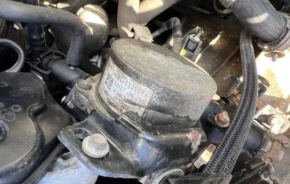 Mercedes-Benz Citan W415 Vacuum pump