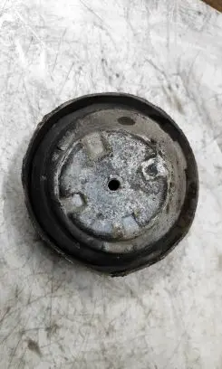 Mercedes-Benz CLK A209 C209 Engine mount bracket