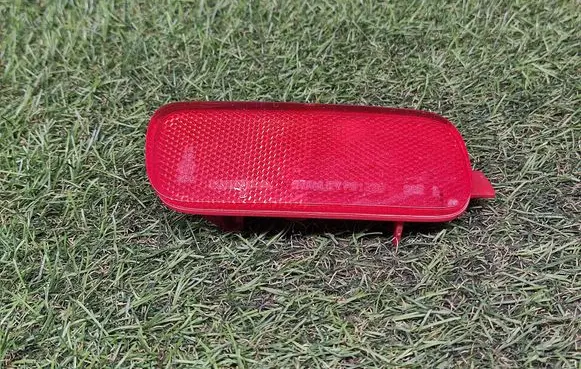 Honda CR-V Rear tail light reflector 23772600 P2132L