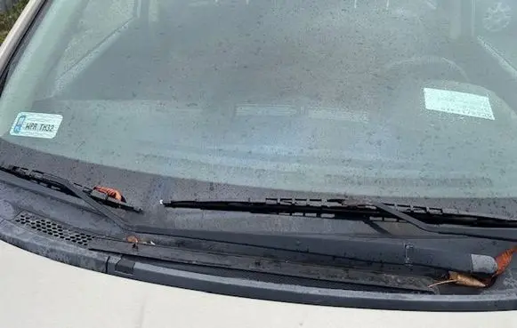 Nissan Tiida C11 Front wiper blade arm