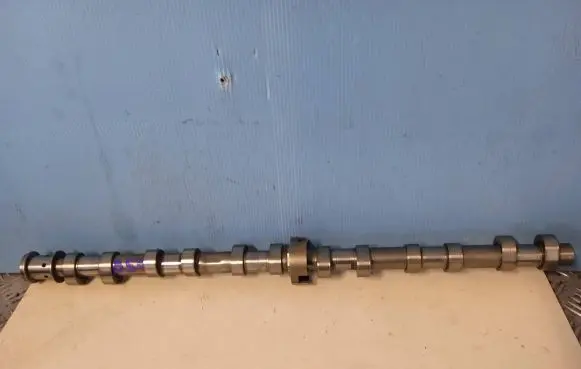 BMW 5 G30 G31 G38 Camshaft 8618194