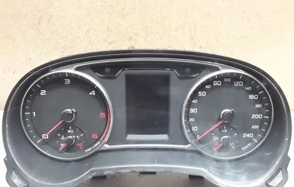 Audi A1 Speedometer (instrument cluster) 8X0920930A