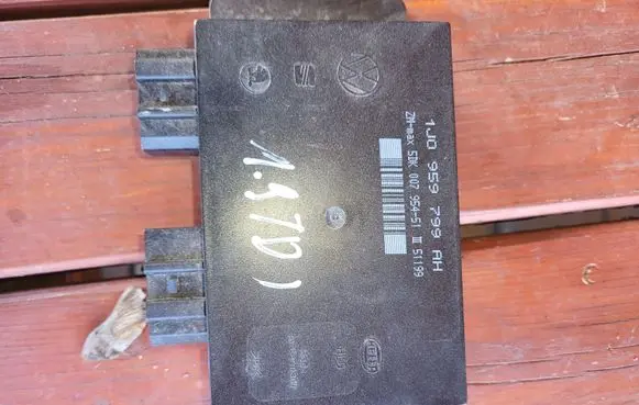 Volkswagen PASSAT B5 Comfort/convenience module 1J0959799AH