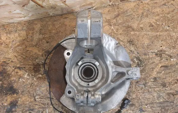 Land Rover Discovery Sport Front wheel hub spindle knuckle FK72-3K185-AF
