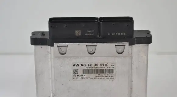 Volkswagen PASSAT B8 Engine control unit/module 04E907309AC 0261S09387