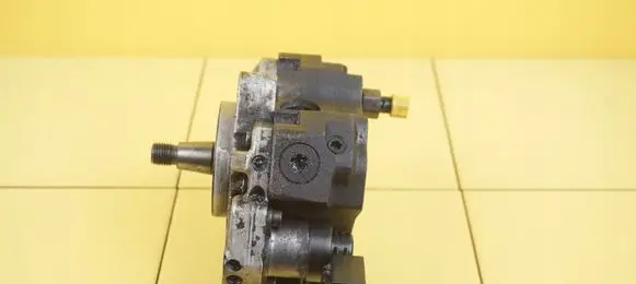 BMW 3 E90 E91 Fuel injection high pressure pump 0445010146 30SP3