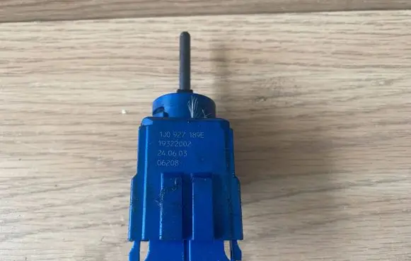 Audi A6 S6 C6 4F Brake pedal sensor switch 1J0927189E 19322002