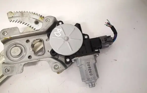 Mitsubishi Outlander Front door window regulator motor 