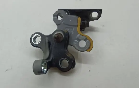 Volvo S60 Front door upper hinge 31218514