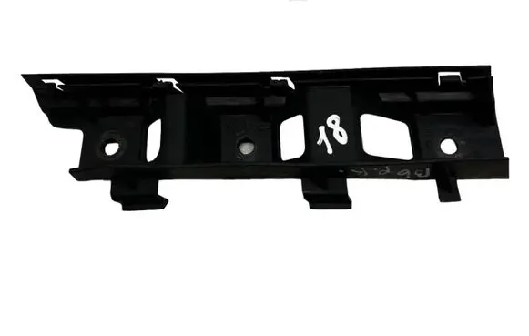Volkswagen PASSAT B6 Front bumper mounting bracket 3C0807184