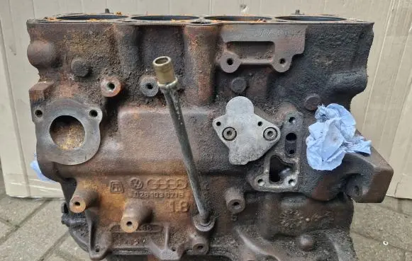 Volkswagen Golf II Engine block 026103021B