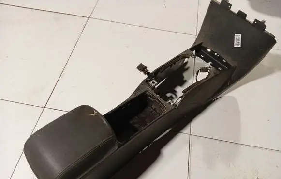 Volvo V50 Armrest 30755349