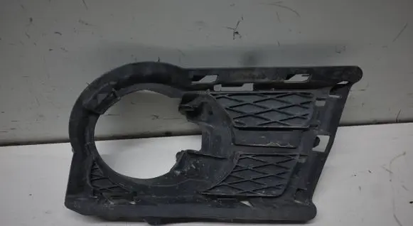 Volkswagen Tiguan Front fog light trim/grill 5N0853665
