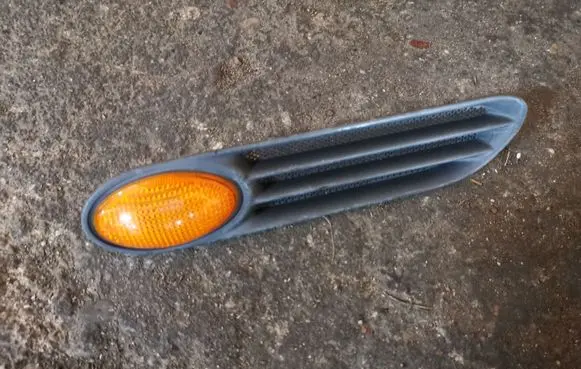Mini One - Cooper R50 - 53 Front fender indicator light
