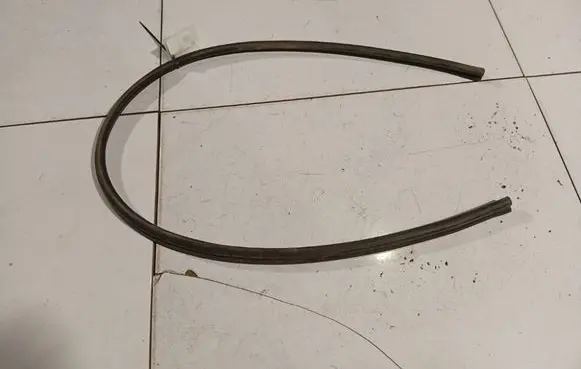 KIA Sorento Engine compartment rubber