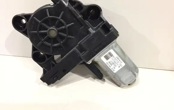 Volvo V70 Front door window regulator motor 970713101 080412 1174077B