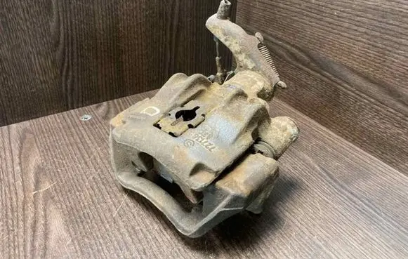 Iveco Daily 4th gen Rear brake caliper 727136