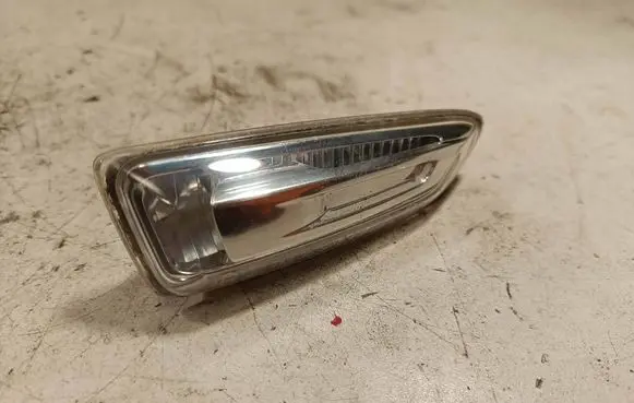Opel Insignia B Front fender indicator light 13491089