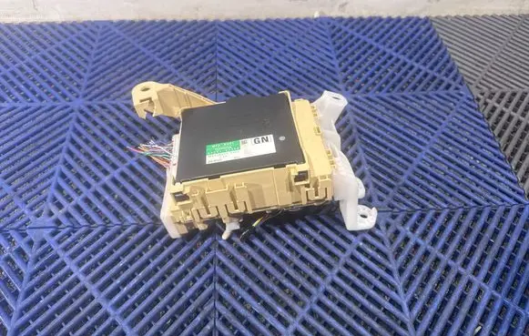 Toyota Auris E180 Central body control module 8922102350 MB2380008585