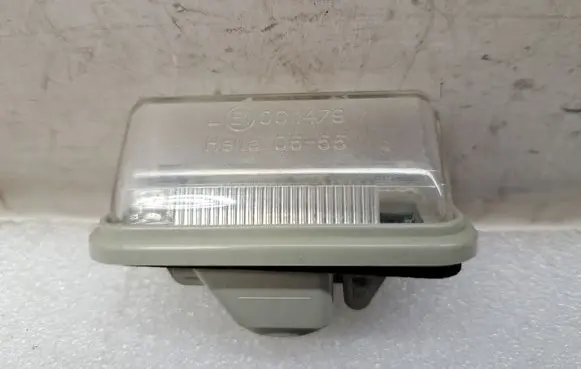 Toyota Avensis T250 Number plate light 8127005040