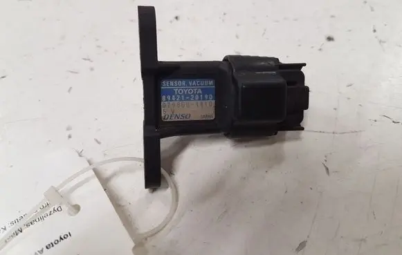 Toyota Avensis T250 Vacuum valve 8942120190