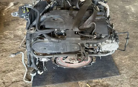 Jaguar XJ X350 Engine C2C40483