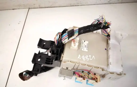 Toyota Urban Cruiser (XP110) Fuse box set 8273052f20 82730-52f20
