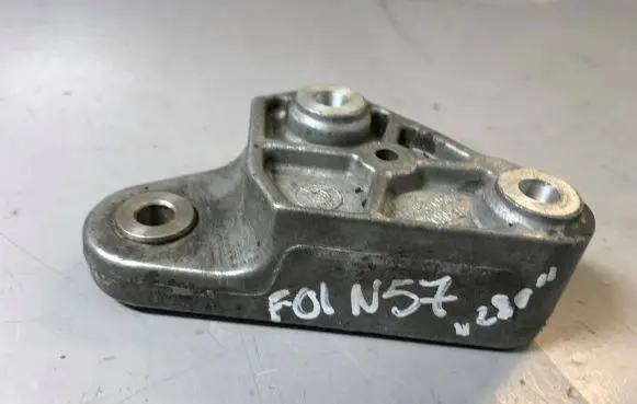 BMW 7 F01 F02 F03 F04 Power steering pump mounting bracket 7802620