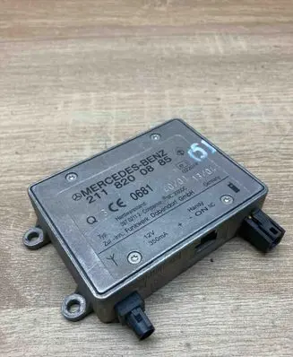 Mercedes-Benz E W211 Antenna control unit 2118200885 0681