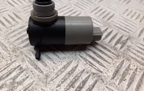 Toyota Avensis T270 Windscreen/windshield washer pump 8533002030