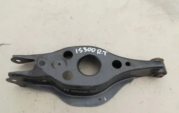 Lexus IS 200-300 Rear upper control arm/wishbone 1243214