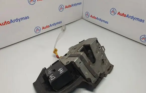 BMW 5 E39 Front door lock 8235097 51218235097