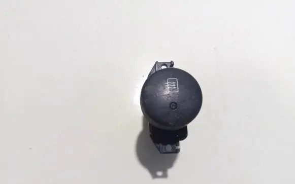 Hyundai Accent Windscreen/window heater switch