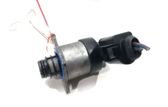 Volkswagen Tiguan Fuel pressure regulator 