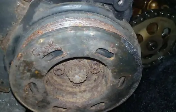 Volkswagen Golf IV Crankshaft pulley