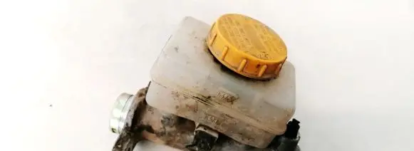 Subaru Forester SF Master brake cylinder