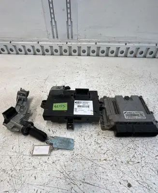 Iveco Daily 5th gen Engine ECU kit and lock set 5801352711 5801815660 Y503440590113