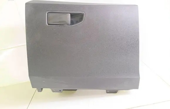 Glove box