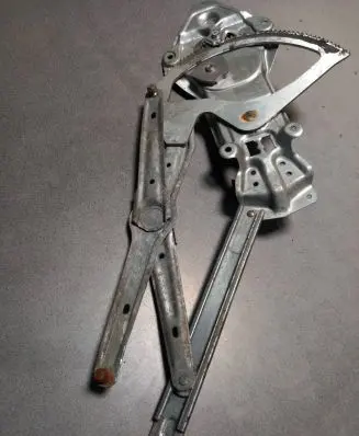 BMW 5 E34 Front door manual window regulator 3L20