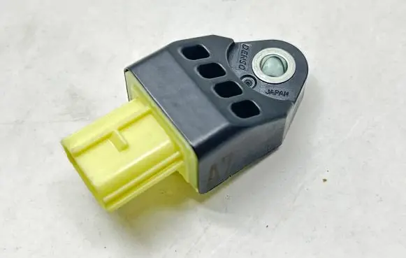 Toyota Land Cruiser (J150) Airbag deployment crash/impact sensor 8983160040 107F5H7LP
