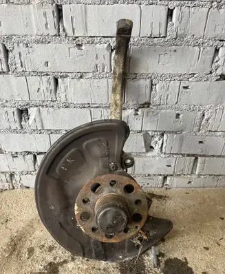 Mercedes-Benz E W211 Front wheel hub