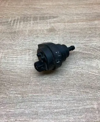 BMW 5 E39 Vacuum valve 1748875 02592030 USED