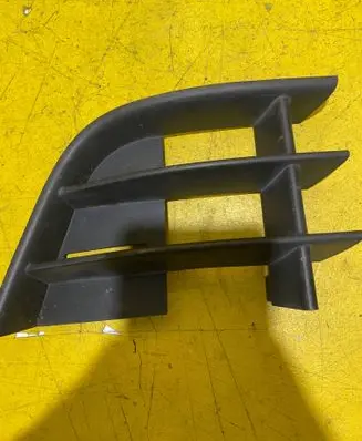 Skoda Fabia Mk2 (5J) Front bumper lower grill 5J0853665A