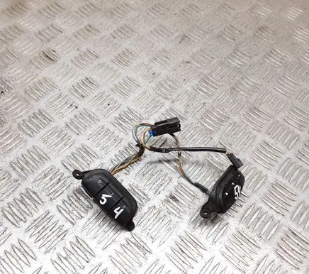 Opel Vectra B Steering wheel buttons/switches 15689800 300197