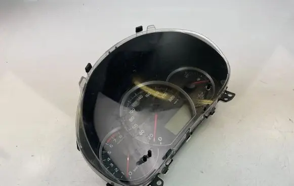Toyota Yaris Speedometer (instrument cluster) 838000DP90