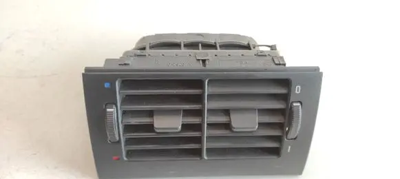 BMW 5 E39 Dash center air vent grill 8376150