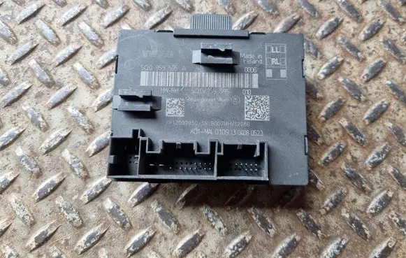 Audi A3 S3 8V Door control unit/module 5Q0959595A