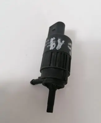 Audi A4 S4 B6 8E 8H Windscreen/windshield washer pump 1J5955651