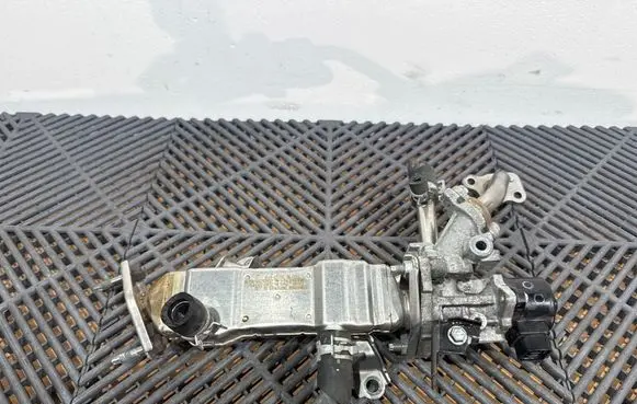Toyota Prius+ (ZVW40) EGR valve cooler 2560137010B 26L16B0718